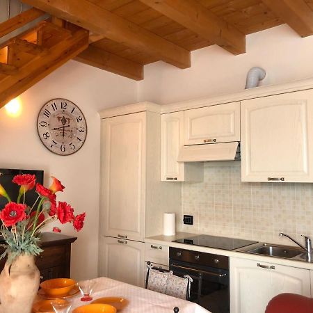 La Villetta In Residence Con Piscina E Vista Lago Parzanica Eksteriør bilde