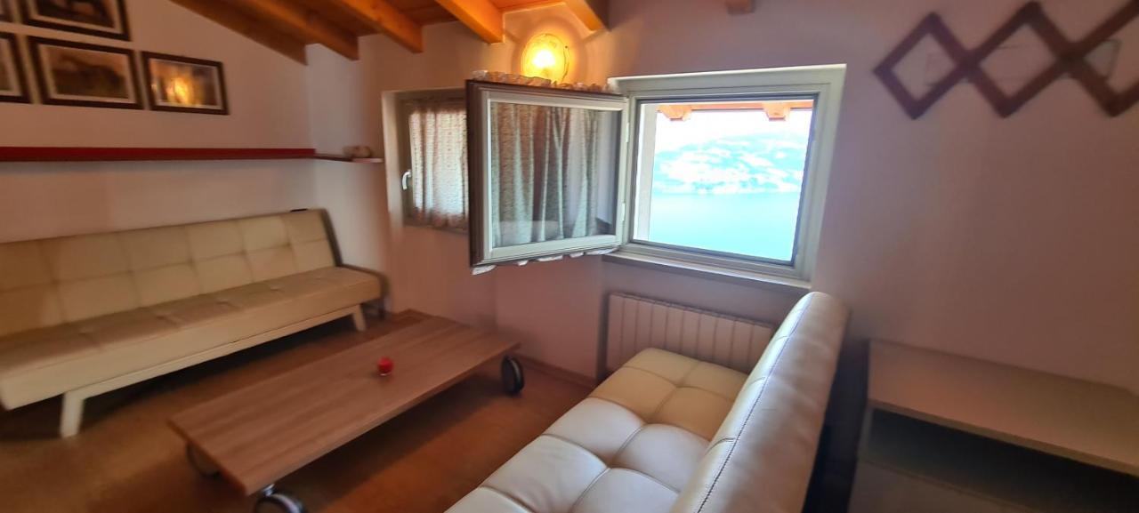 La Villetta In Residence Con Piscina E Vista Lago Parzanica Eksteriør bilde