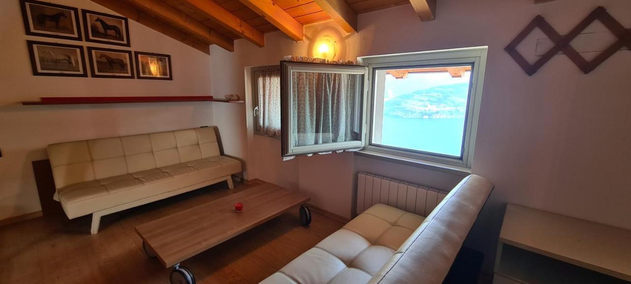 La Villetta In Residence Con Piscina E Vista Lago Parzanica Eksteriør bilde